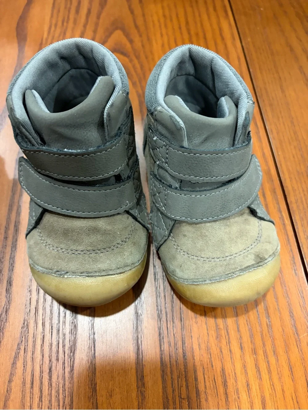 Stride Rite Kids Triple Pack Sneakers in Brown, Navy and Gray